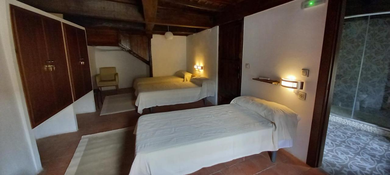 Albergue Turistico "San Blas" De Oliva De Plasencia 外观 照片