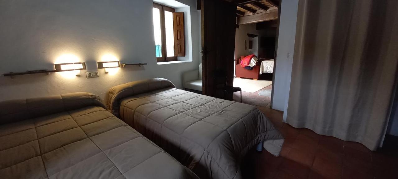 Albergue Turistico "San Blas" De Oliva De Plasencia 外观 照片