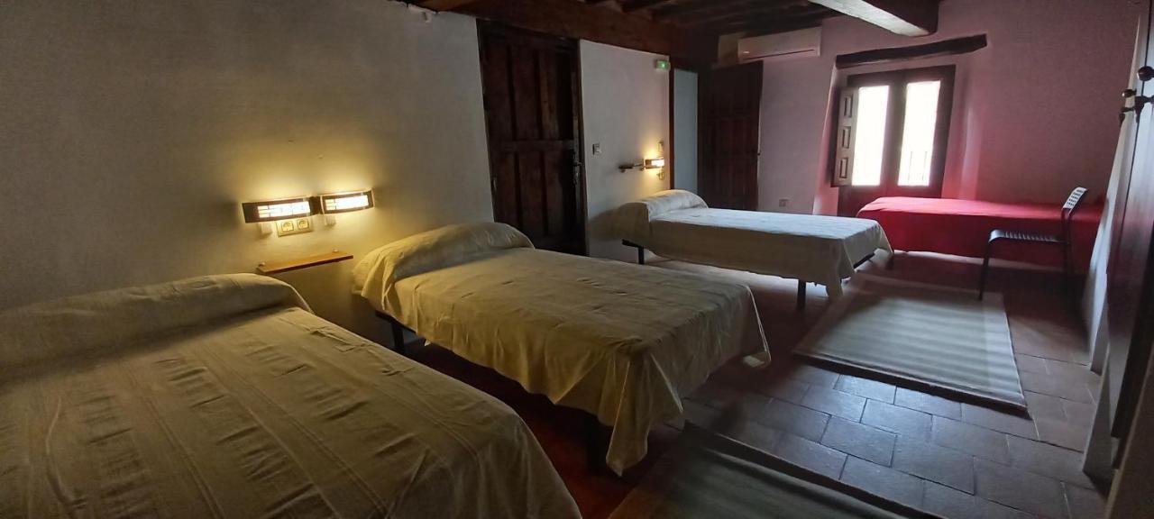 Albergue Turistico "San Blas" De Oliva De Plasencia 外观 照片